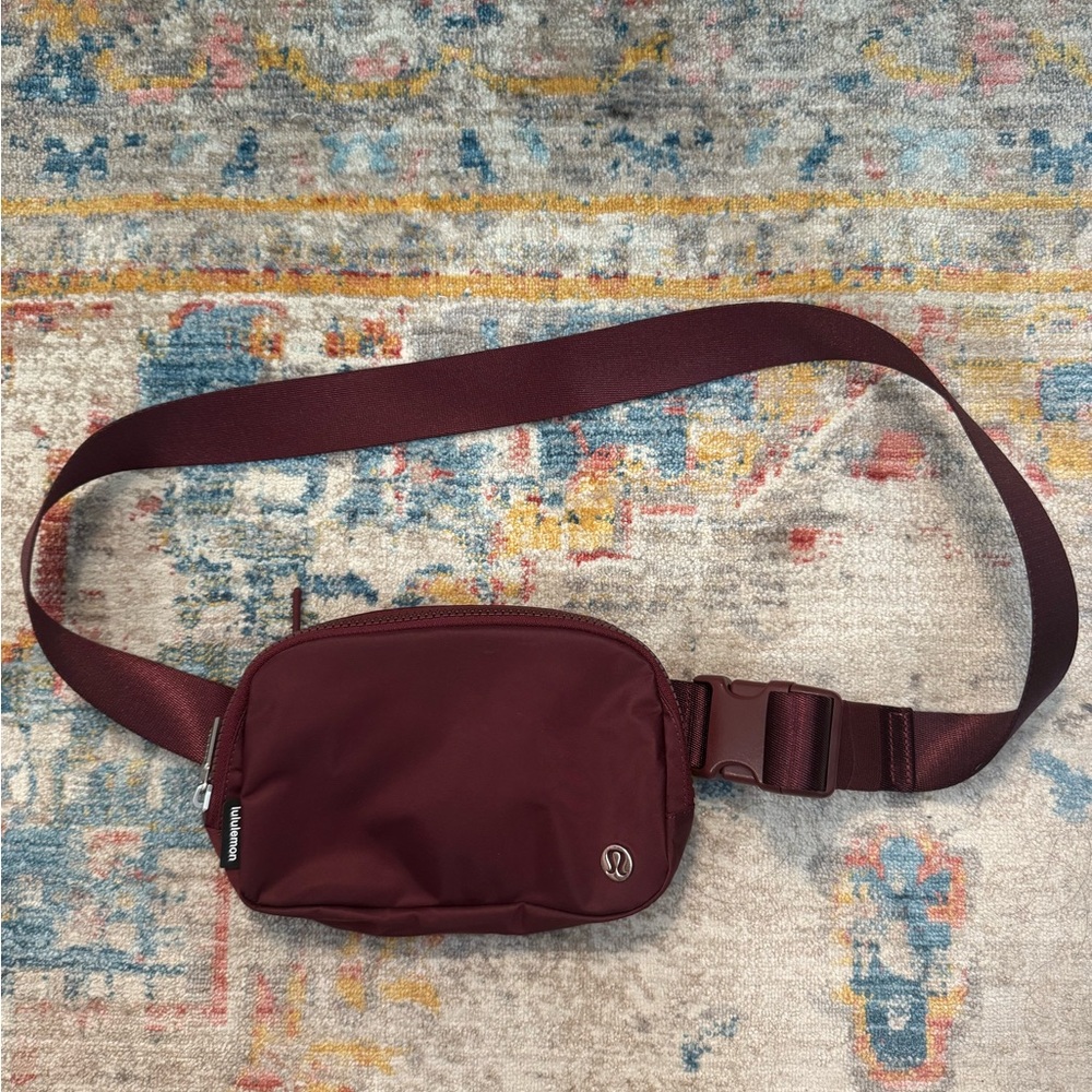 Lululemon belt bag